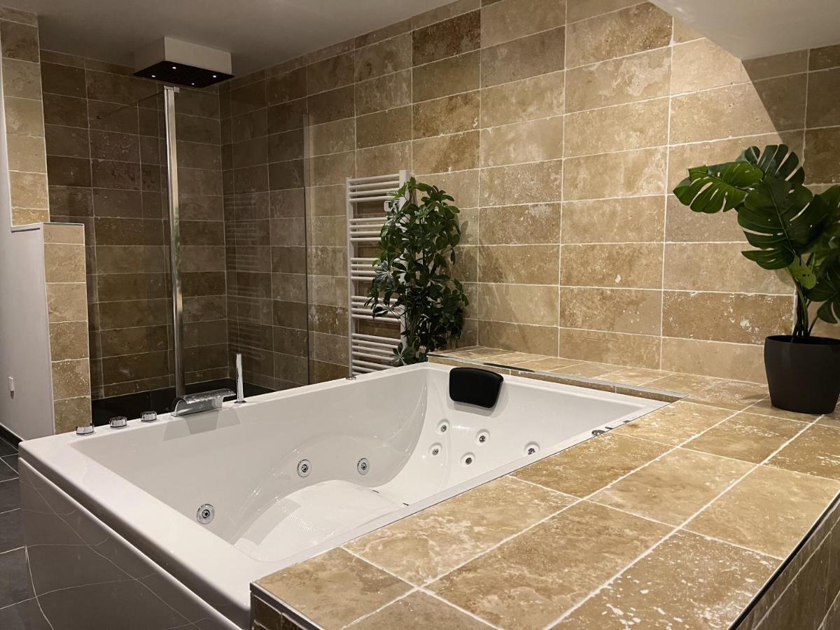 Appart Spa Privatif Laon Apartamento Exterior foto